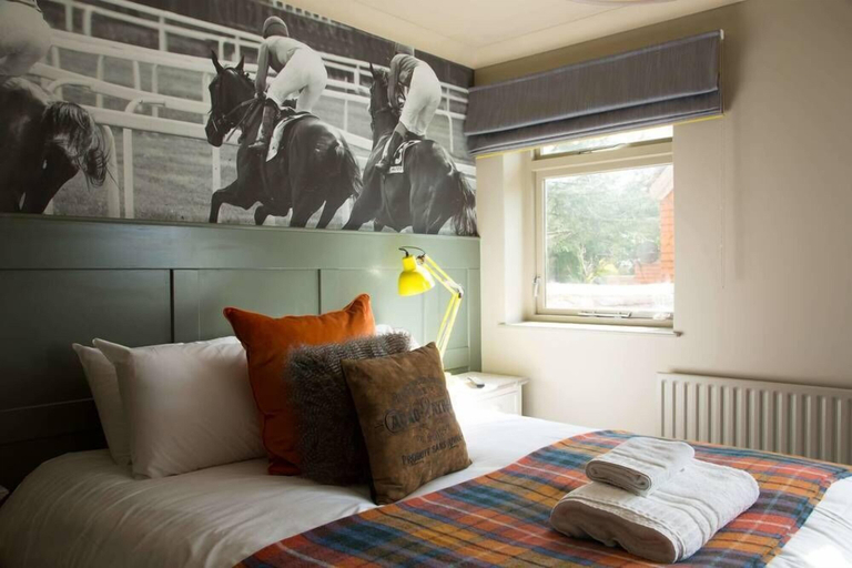 Bedroom 2, The Evenlode Rooms at Firehouse Oxford, Oxfordshire