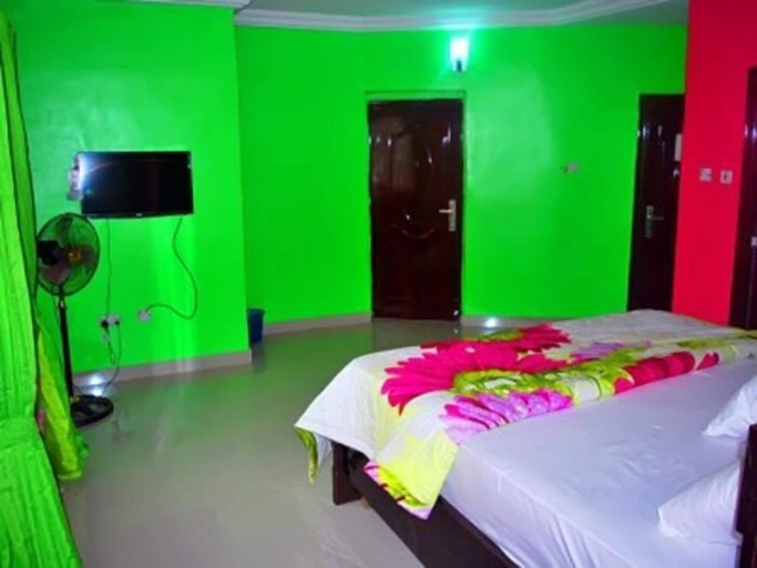 Bedroom 2, Intelligent Hotel and Suites, Obio/Akp