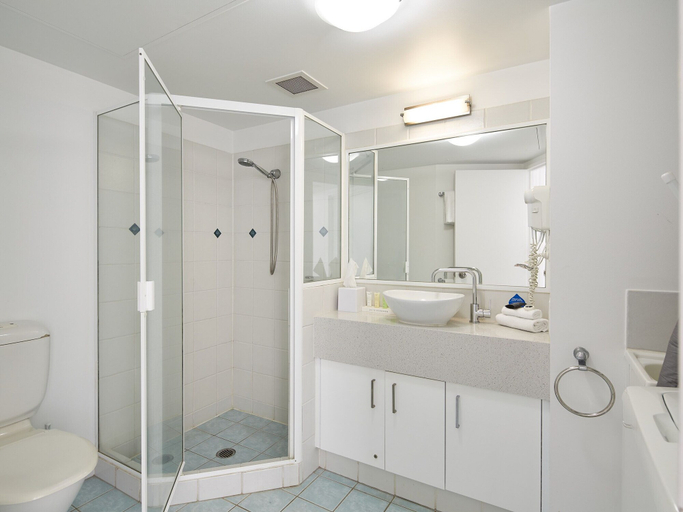 Bathroom 5, Maldives Resort, Gold Coast
