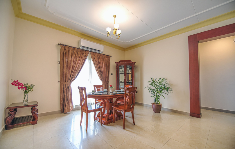 Dining Room 6