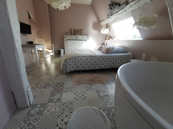 Bedroom 3, La Cour d'Hortense, Somme