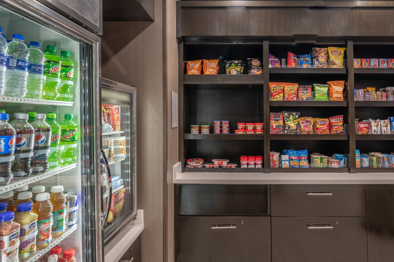 Food & Drinks 5, SpringHill Suites by Marriott Dallas Central Expressway, Dallas