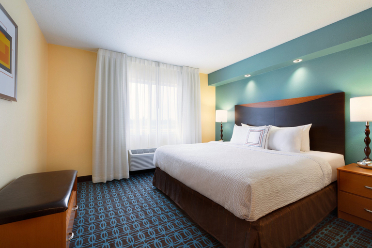 Bedroom 5, Fairfield Inn & Suites Bismarck North, Burleigh