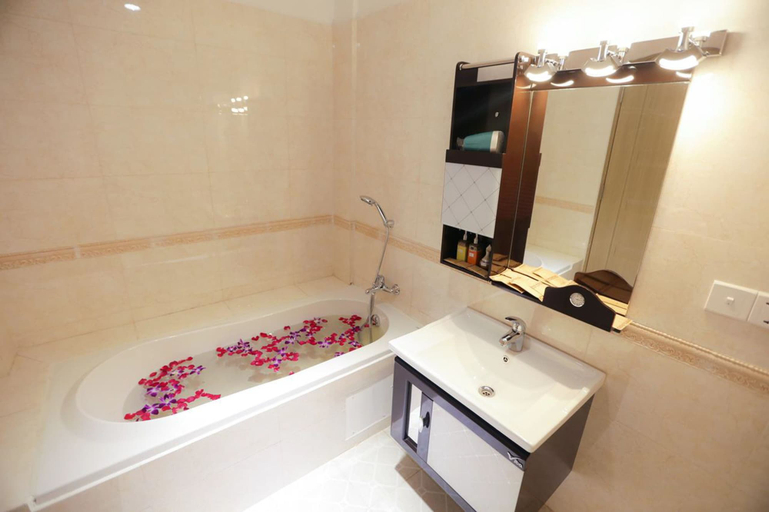 Bathroom 3, Grand Garden Hotel Yangon, Yangon