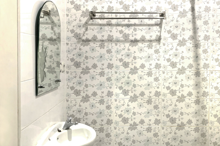 Bathroom 5, Urbanview Hotel Niraz Banjarmasin by RedDoorz, Banjarmasin