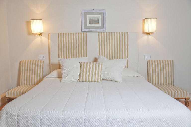 Bedroom 3, Castello Vicchiomaggio, Florence