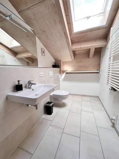 Bathroom 3, Gästehaus Bergwinkl, Traunstein