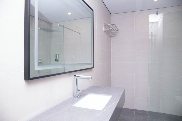 Bathroom 3, Blu Atlantic Hotel and Waterparks, Eti-Osa