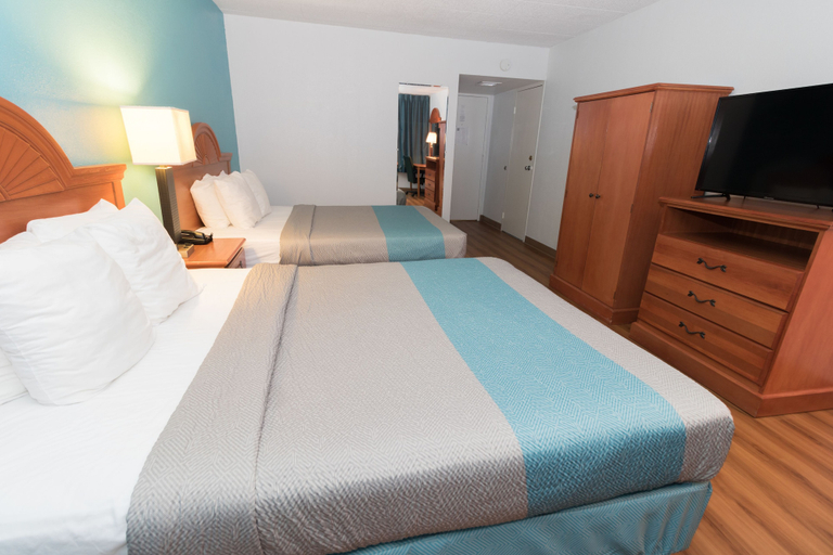 Bedroom 4, Motel 6 Clarion, PA, Clarion