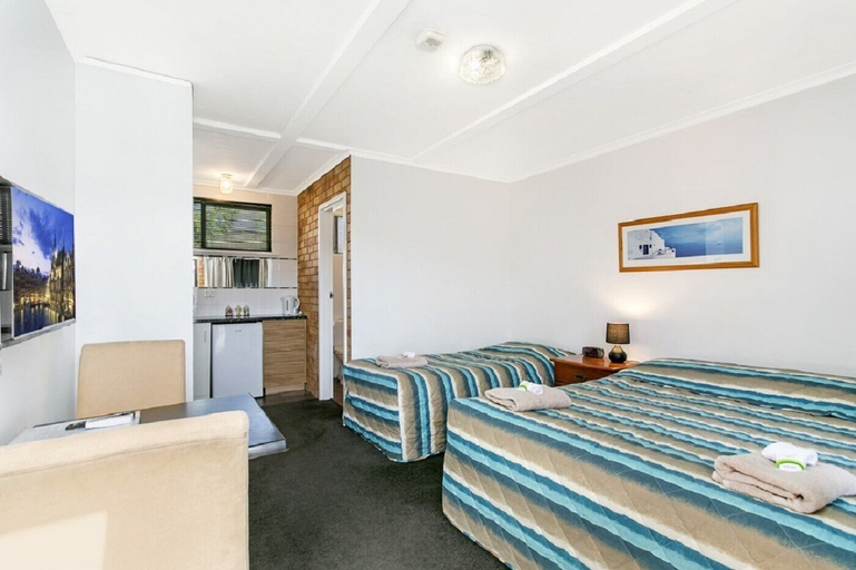 Bedroom 3, Ocean Crest Motel, Victor Harbor
