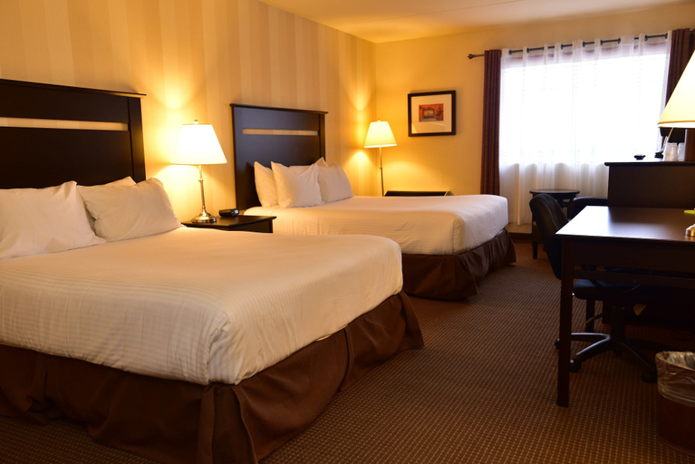Bedroom 3, Quality Inn and Conference Centre, Renfrew