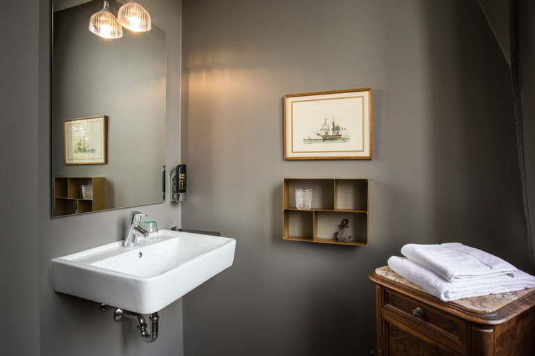Bathroom 3