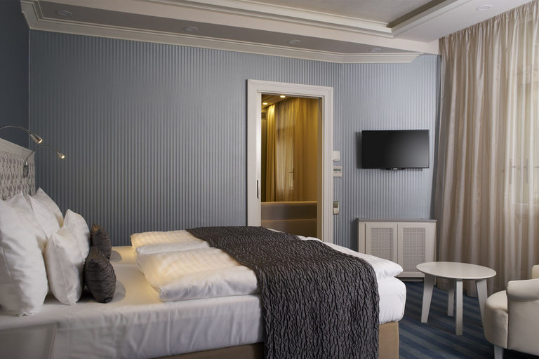 Bedroom 2, EA Hotel Atlantic Palace, Karlovy Vary