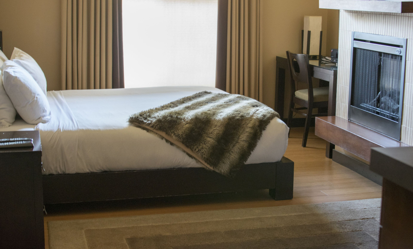 Bedroom 4, Silver Creek Lodge, Division No. 15
