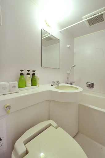 Bathroom 5, Hotel Toms, Ōta