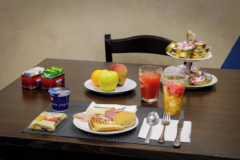 Food & Drinks 4, Hotel New Sayonara, Napoli