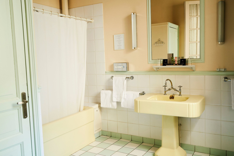 Bathroom 4, Hotel Langlois, Paris