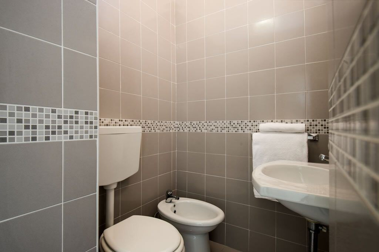 Bathroom 4, Hotel Scarlet, Rimini