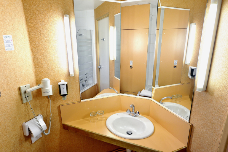 Bathroom, Hôtel du Lion d'Argent et des Tanneries, Indre