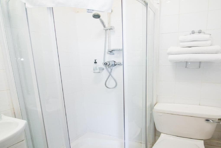Bathroom 4, Bentley Hotel, North Lanarkshire