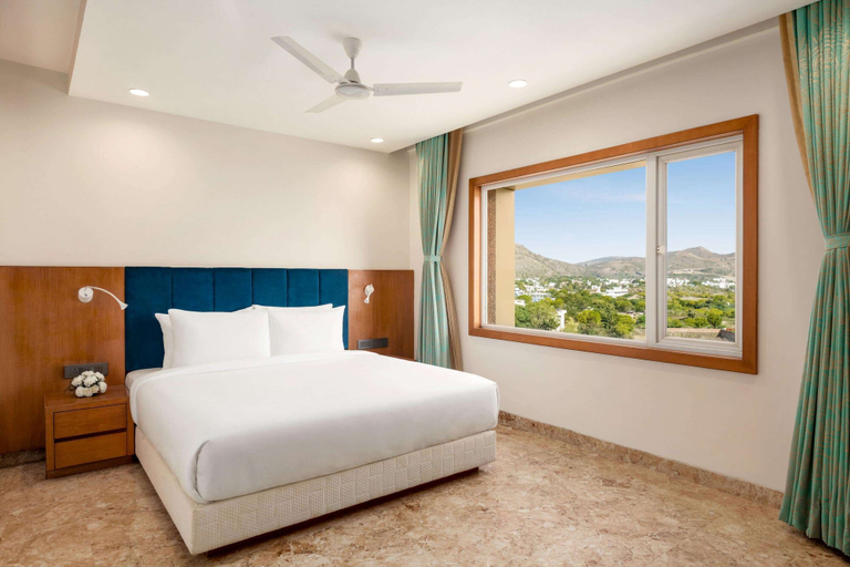 Bedroom 3, Howard Johnson by Wyndham Udaipur Roop Nagar, Udaipur