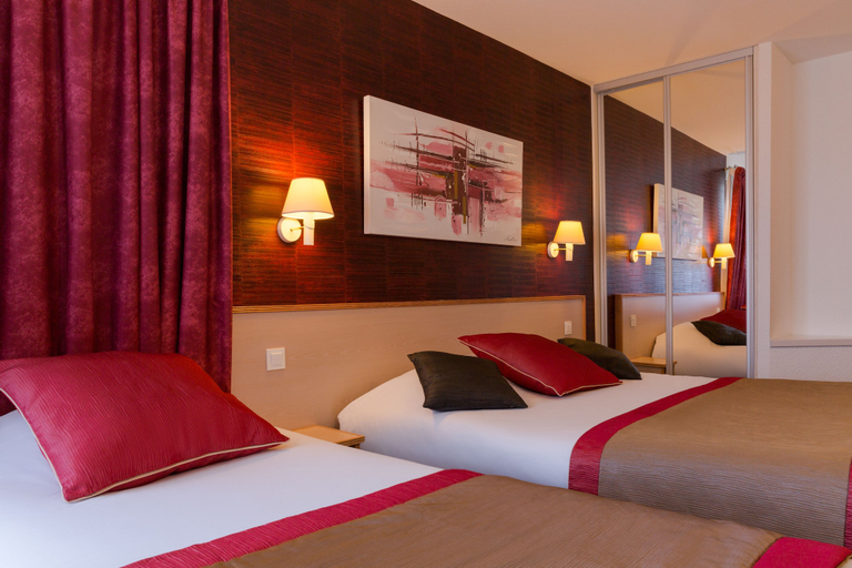 Bedroom 3, Logis Hôtel Arc en Ciel, Haute-Savoie