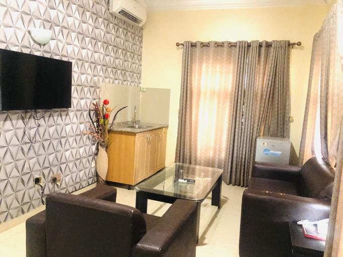 Others 5, Mayors & Diplomat Suites Opebi, Kosofe