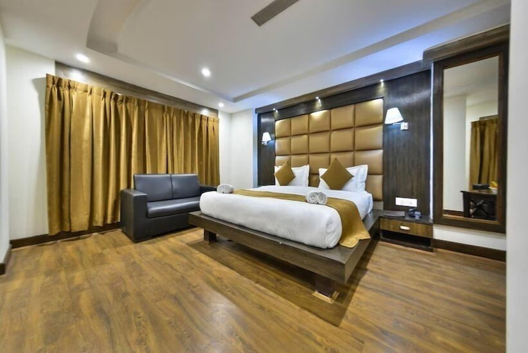 Bedroom 2, Hotel Six Seasons, Badgam