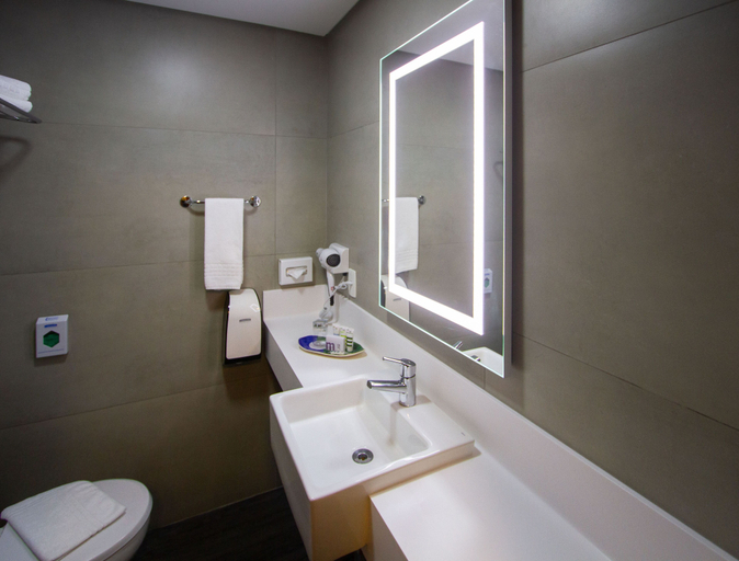 Bathroom 4, Mercure Florianópolis, Florianopolis