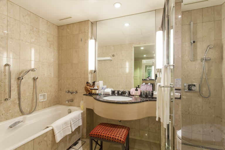 Bathroom 5, Kobe Bay Sheraton Hotel & Towers, Kobe