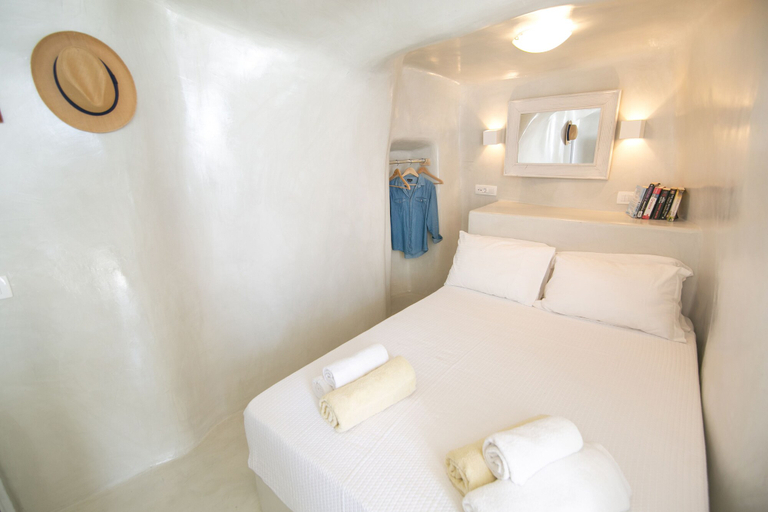 Bedroom 4, White Cave House, South Aegean