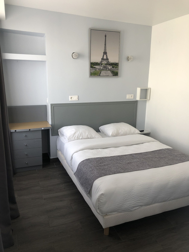 Bedroom 3, Hotel Clauzel, Paris