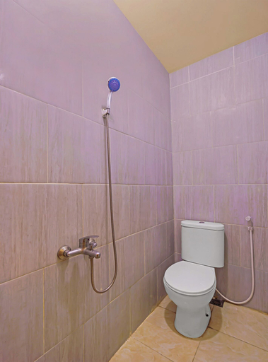 Bathroom, Hotel O Alnindo Makaliwe, West Jakarta