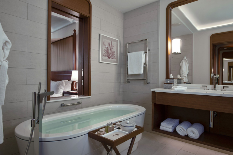 Bathroom 5, Regent PORTO MONTENEGRO