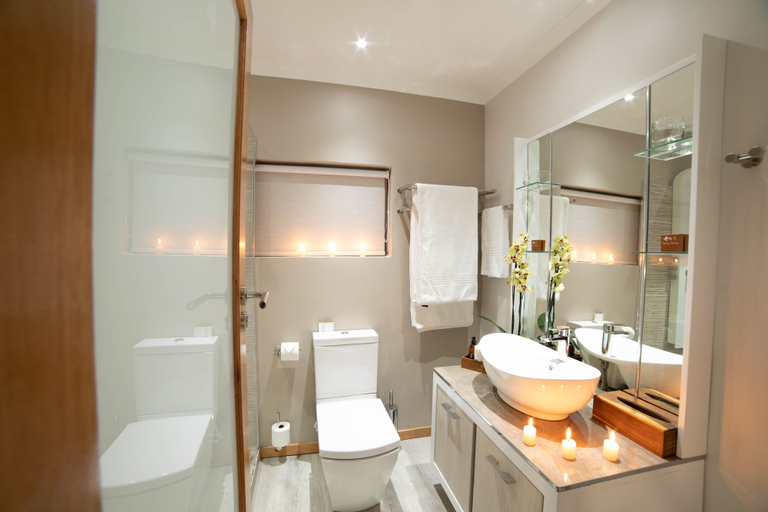 Bathroom 4, Mabula Game Lodge, Waterberg