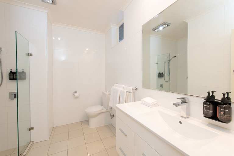 Bathroom 4, Mercure Kangaroo Island Lodge, Kangaroo Island