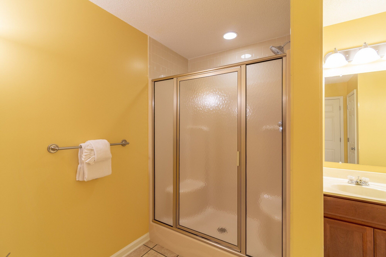 Bathroom 3, Massanutten's Woodstone Meadows by Tripforth, Rockingham