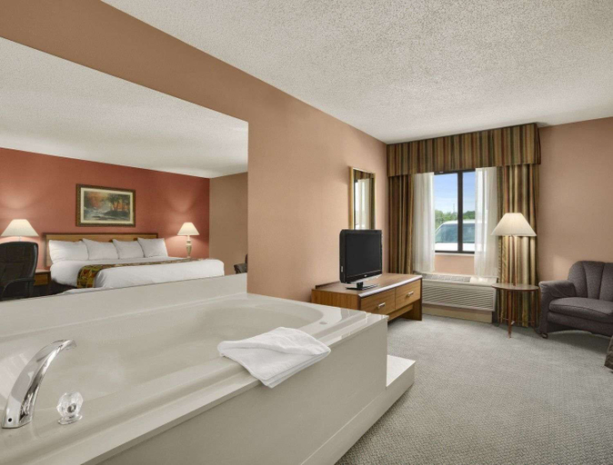 Bedroom 3, Baymont by Wyndham Sullivan, Franklin