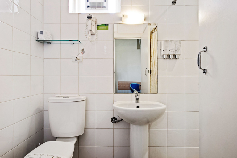 Bathroom 3, Welcome Inn 277, Adelaide