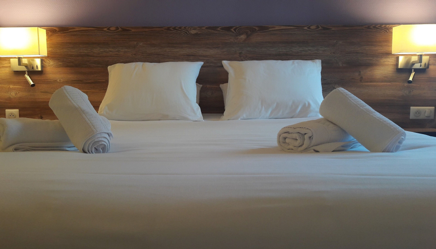 Bedroom 3, Brit Hotel Confort Pau Lons, Pyrénées-Atlantiques
