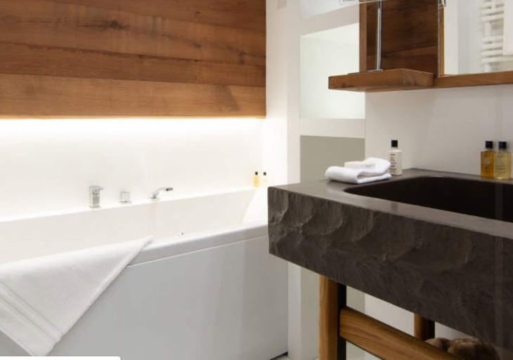 Bathroom 5, Hôtel Pashmina, Savoie