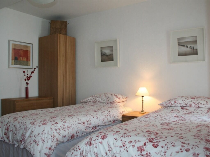 Bedroom 5, The Cross Keys Hotel, Dumfries and Galloway