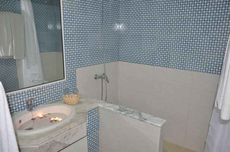 Bathroom 4, Thapsus Beach Resort, Mahdia