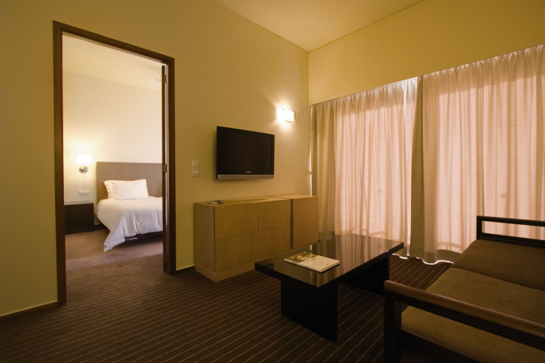 Bedroom 3, Hotel Girassol - Suite Hotel, Funchal