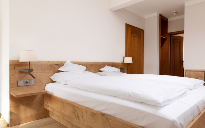 Bedroom 2, Hotel Gasthaus Adler, Breisgau-Hochschwarzwald