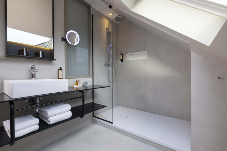 Bathroom 4, La Diligence, Bas-Rhin