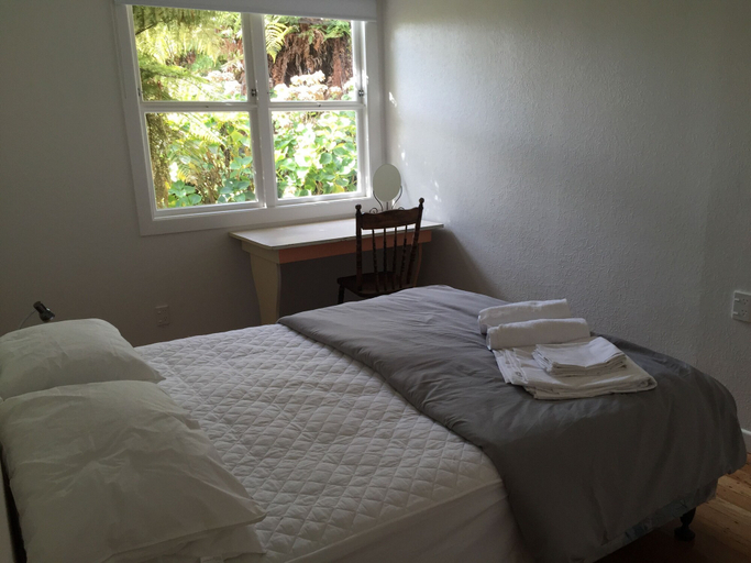 Bedroom 2, Lakeview Holiday Home, Rotorua