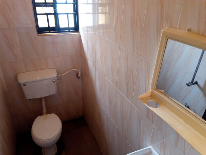 Bathroom 3, Adebayowa Hotel, Alimosho