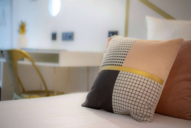 Bedroom 3, Hotel Royal Opera, Paris