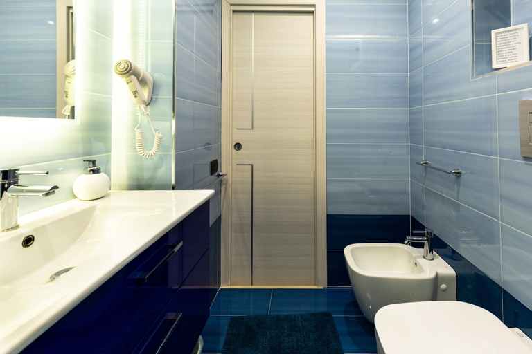Bathroom 5, Starita Bed & pizza, Napoli